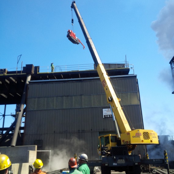 This Spydercrane gets a lift while lending a hand